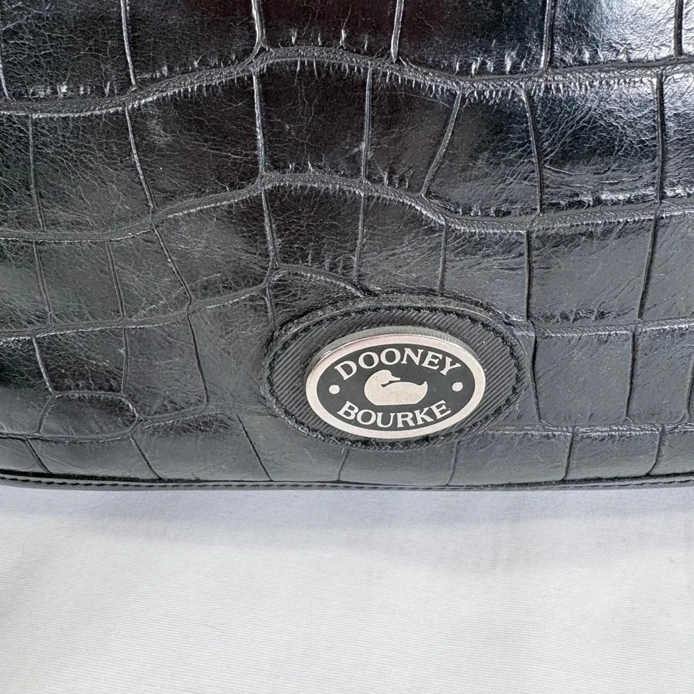 VTG Dooney & Bourke Black Croc Embossed Leather Flap Shoulder Bag‎ Purse